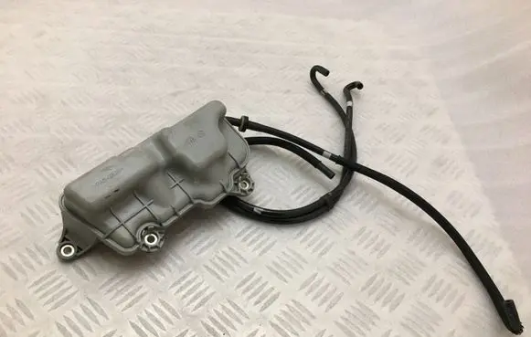 Vacuum air tank