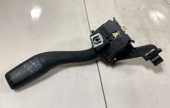 Audi A3 S3 8P Indicator stalk 8P0953513E