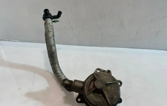 Audi A6 S6 C5 4B Vacuum pump 72218501