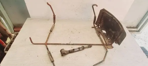 Peugeot 1007 Spare wheel mounting bracket 
