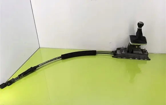 Volkswagen PASSAT B6 Gear shifter/selector 1K0711061A