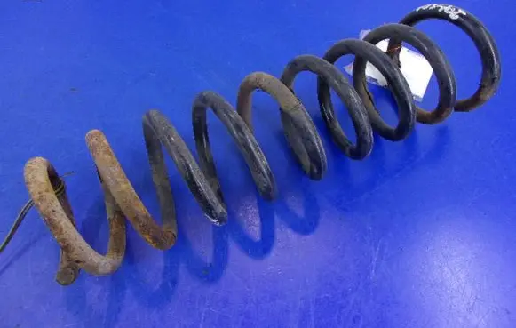 Audi A4 S4 B5 8D Rear coil spring