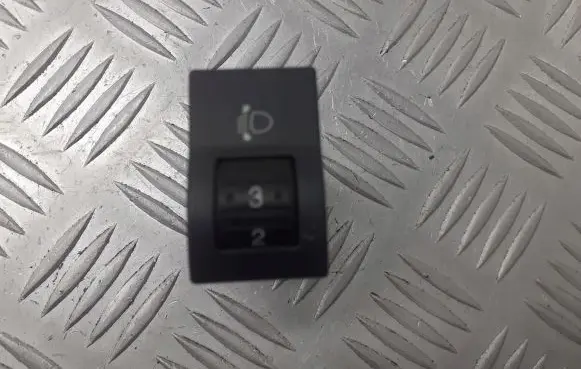 Mazda 3 I Light relay BP4K666F0