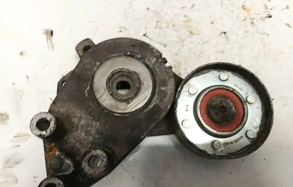 Audi 100 S4 C4 Generator/alternator belt tensioner 046903133a