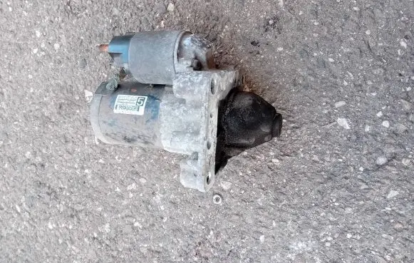 Citroen C4 II Picasso Starter motor 980166778000
