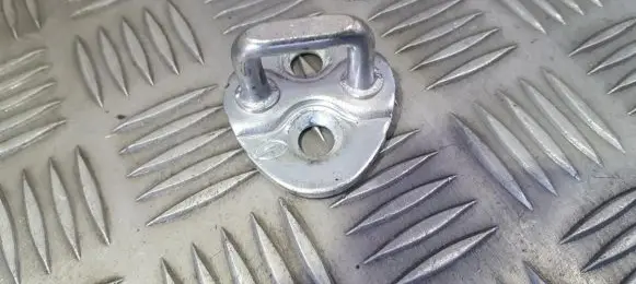 Hyundai i20 (PB PBT) Front door lock loop/hook striker 