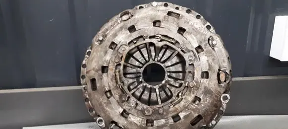 Ford Mondeo Mk III Pressure plate f0600