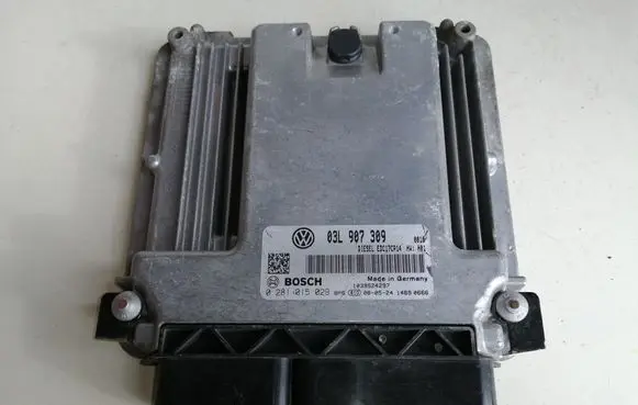 Volkswagen PASSAT B6 Engine control unit/module 03L907309 0281015029