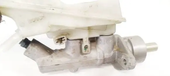 Toyota Avensis T250 Master brake cylinder