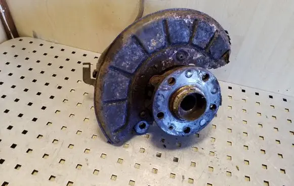 Volkswagen Touran I Front wheel hub