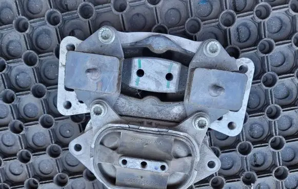 Audi R8 42 Gearbox mount 420399419D