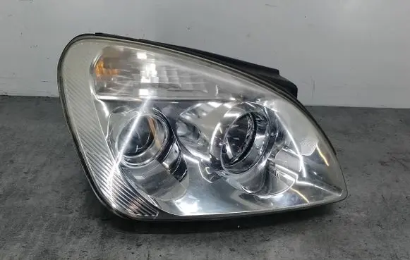 KIA Carens II Headlight/headlamp