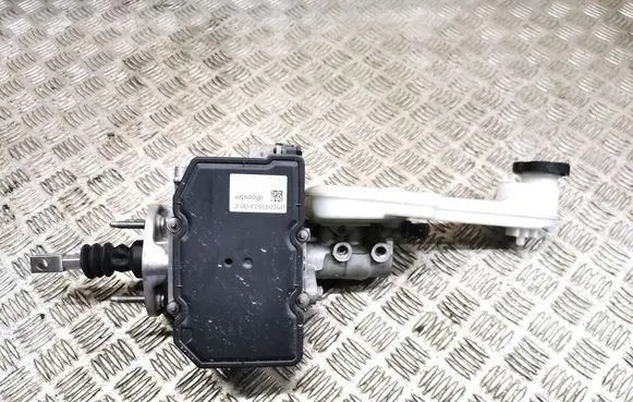Tesla Model X Master brake cylinder 1045523-00-C