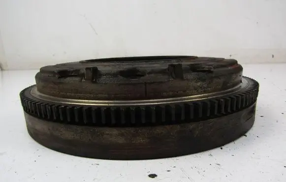 Skoda Octavia Mk2 (1Z) Flywheel 027105273D