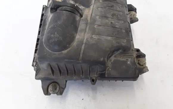 Renault Trafic II (X83) Air filter box 8200467321