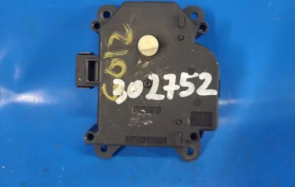 Toyota Camry Air flap motor/actuator 8710607140