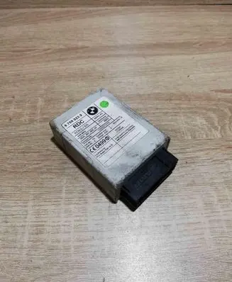 BMW 5 E39 Tire pressure control unit 6759023