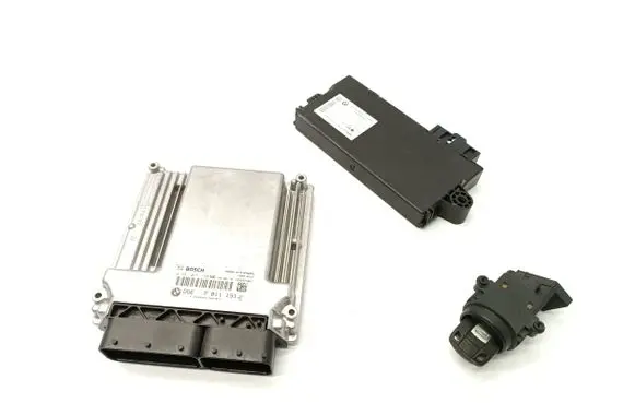 BMW 5 E60 E61 Engine ECU kit and lock set 7811151 0281015130 9147221