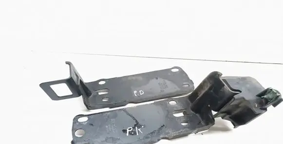BMW X1 E84 Radiator mount bracket 7117812 7117811