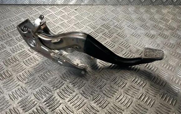 Toyota Yaris Brake pedal 