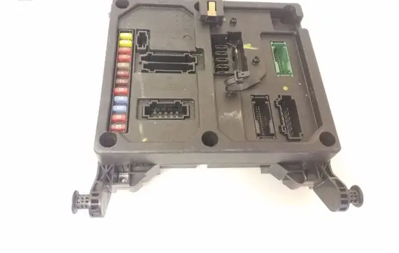 Ford Galaxy Fuse module S120042200B