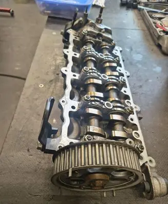 Opel Astra J Camshaft holder 