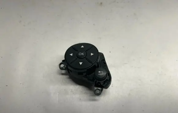 Mercedes-Benz S W221 Steering wheel buttons/switches A2218215751