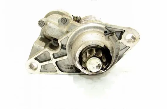 Volkswagen Fox Starter motor 021911023G