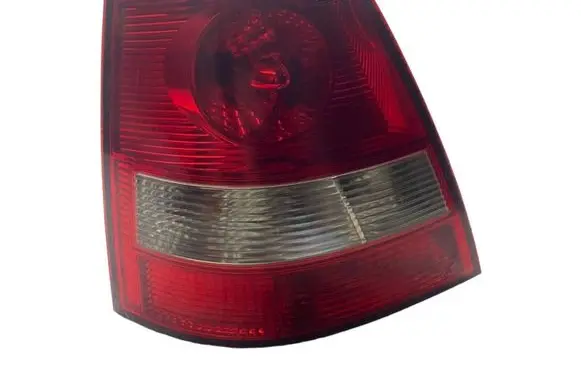 KIA Sorento Rear/tail lights E138362