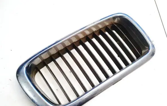 BMW 7 E38 Front grill 51138125812 51.13-8125812