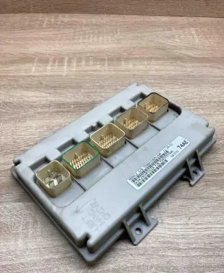 Chrysler Voyager Central body control module P04727074AE