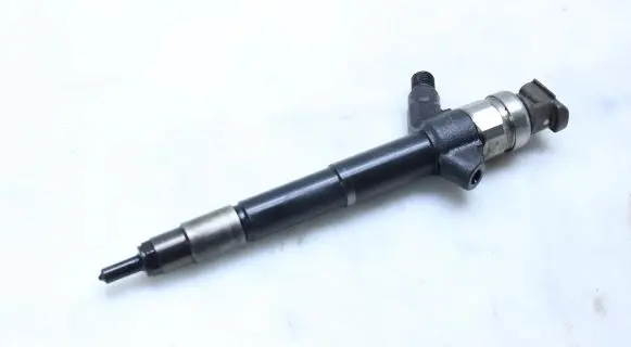 Mitsubishi Pajero Fuel injector 1465A054
