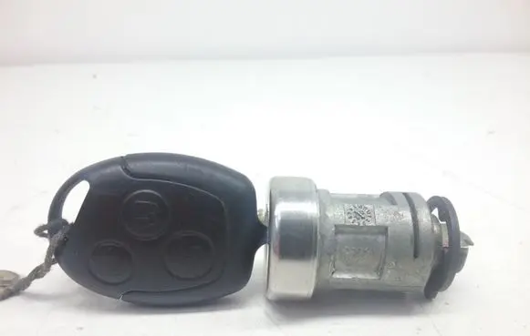 Ford Mondeo Mk III Ignition lock UC592300A