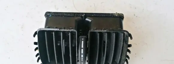Mercedes-Benz C AMG W204 Dash center air vent grill A2048300354
