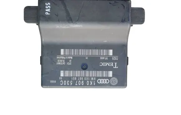 Volkswagen Golf V Gateway control module 1K0907530C 1K0907951