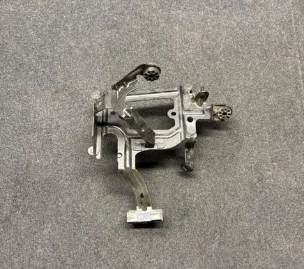 BMW 5 F10 F11 Engine control unit holder 7610564