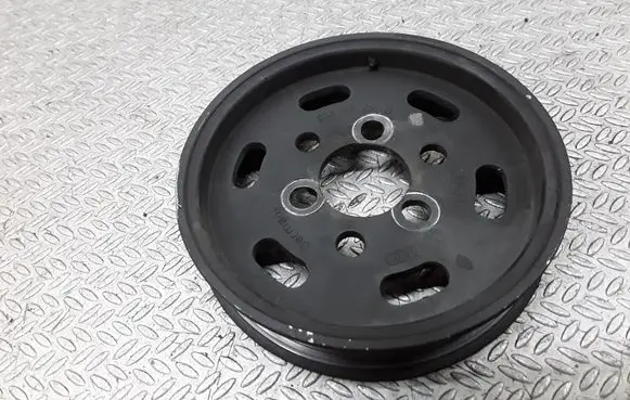Volkswagen Golf IV Power steering pump pulley 038145255B