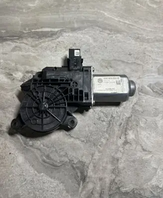 Seat Ibiza IV (6J,6P) Front door window regulator motor 6R0959802B 402196D