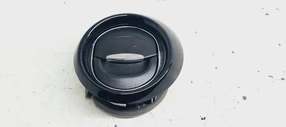 Renault Captur Dashboard side air vent grill/cover trim 687606325R