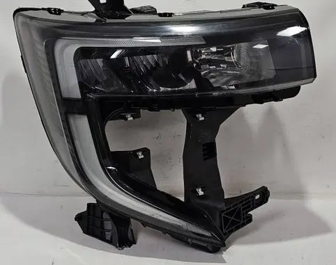 Nissan Interstar Headlight/headlamp 260106174R
