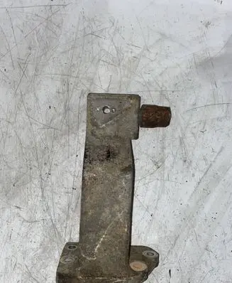 Mitsubishi Pajero Pinin Engine mounting bracket