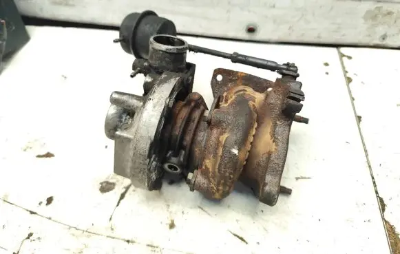 Audi A4 S4 B5 8D Turbo 028145702