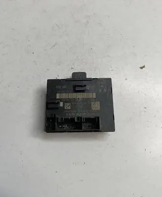 Audi Q2 - Door control unit/module 5Q0959595E 5Q0959595B