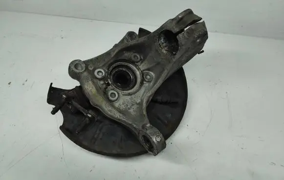 Volkswagen PASSAT B6 Front wheel hub
