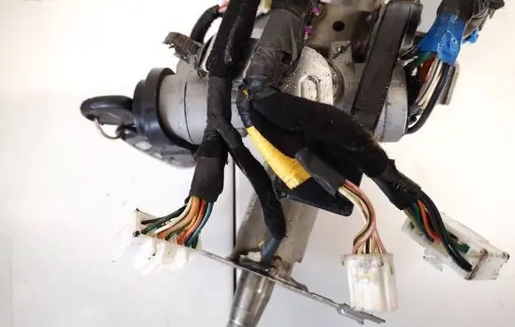 KIA Carens II Ignition lock