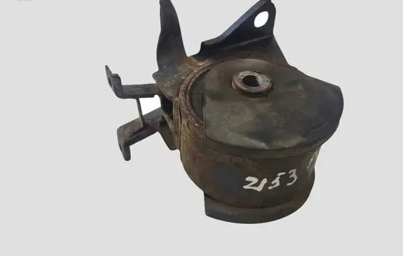 Hyundai Trajet Engine mount bracket 2183438010