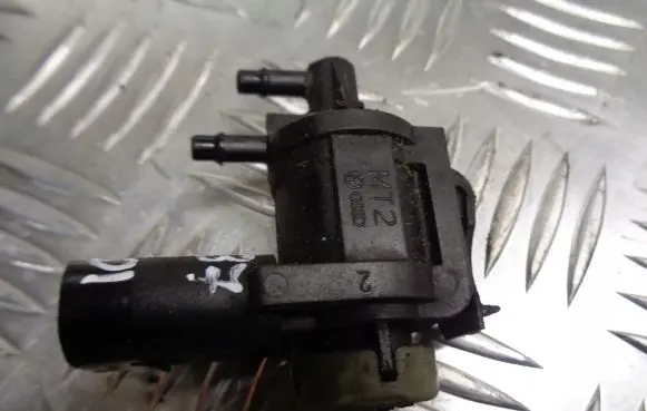 Audi A4 S4 B7 8E 8H Turbo solenoid valve 1J0906283C