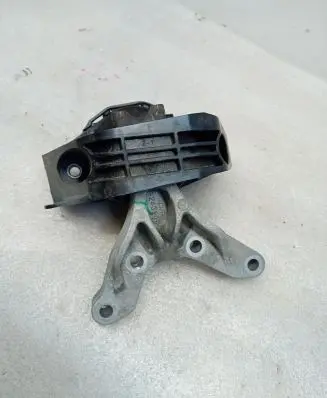 Opel Mokka B Engine mount vacuum valve 9824312980