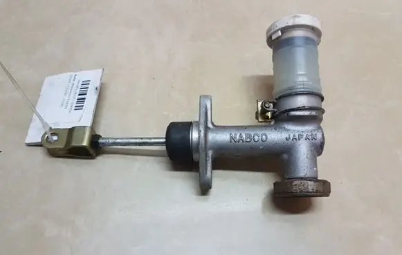 Mitsubishi Pajero Sport I Master brake cylinder