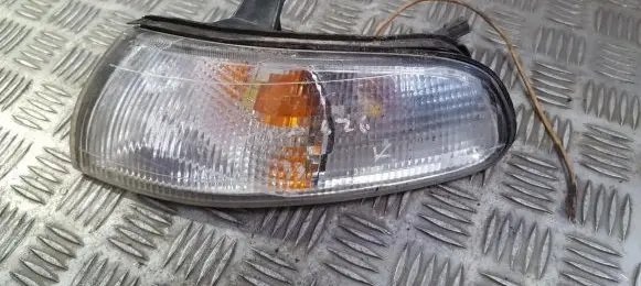 Mazda 626 Front indicator light M69258